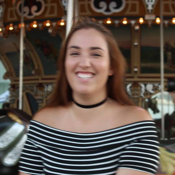 Meet your Posher, Sabrina - Picture 1 of 1